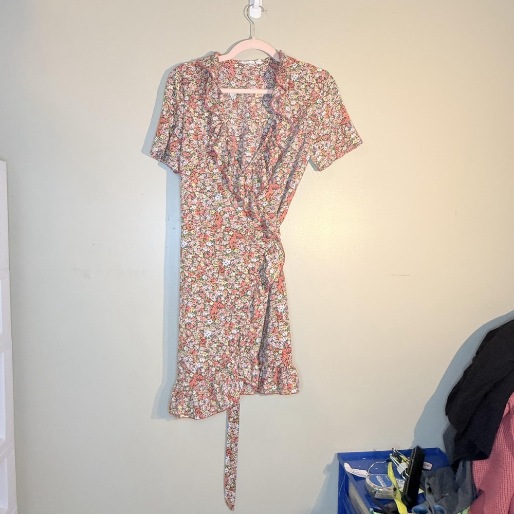 Ripe Floral Wrap Dress Medium Multi Color Ruffle‎ Mini Short Sleeve D2806
